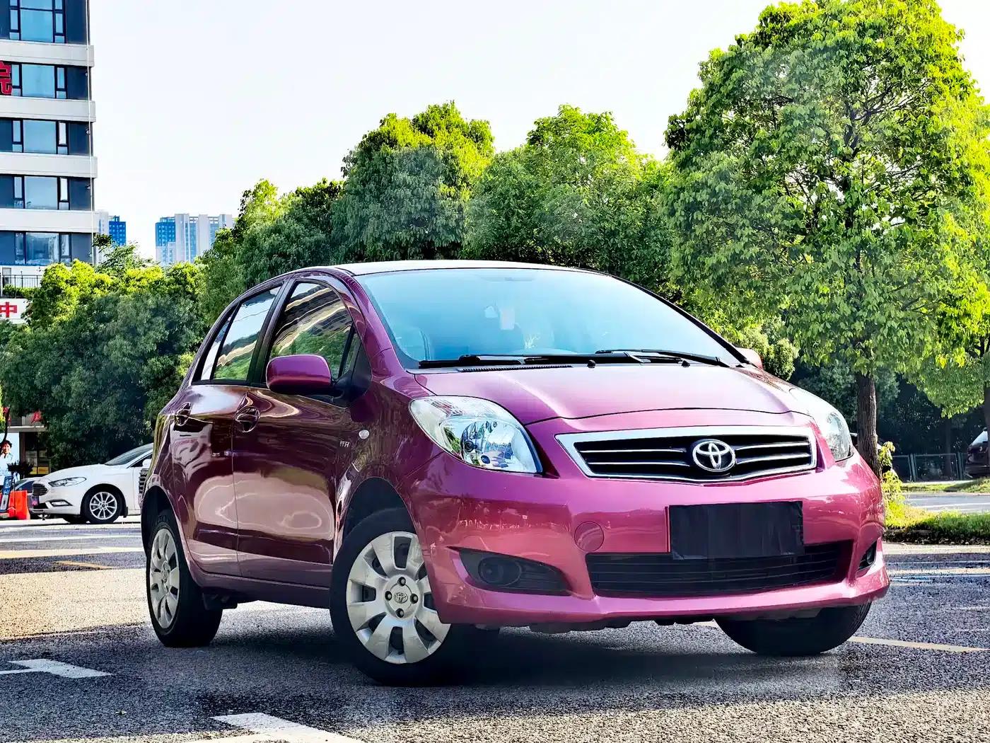 2011 Toyota Yaris 1.6E Automatic Dynamic Edition — миниатюра 3