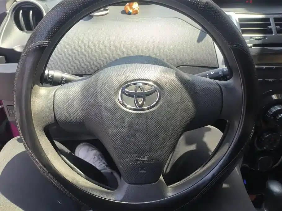 2011 Toyota Yaris 1.6G Automatic Dynamic Edition — миниатюра 15
