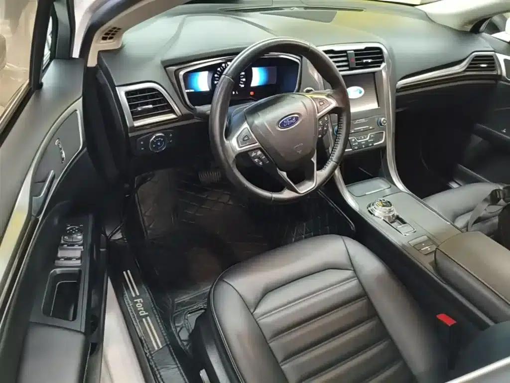 Mondeo PHEV 2018 2.0 PHEV Intelligent Control Fashion Model (National VI Emission Standard) — миниатюра 16