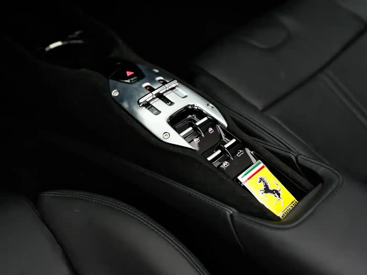 SF90 2021 3.9T V8 Spider — миниатюра 11