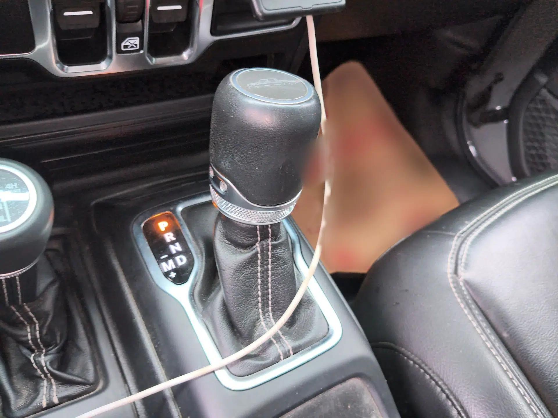 Jeep Gladiator 2022 3.6L Pioneer Edition — миниатюра 13