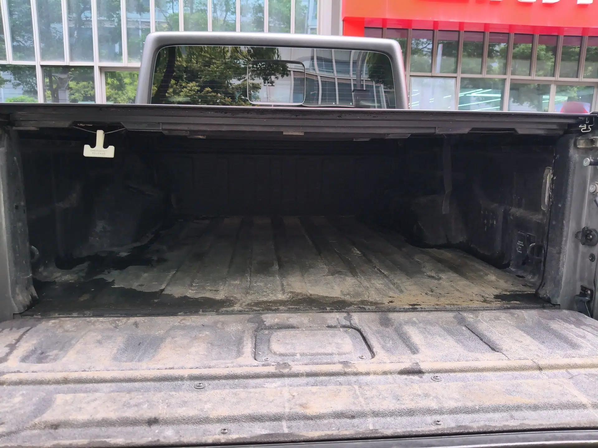Jeep Gladiator 2022 3.6L Pioneer Edition — миниатюра 16