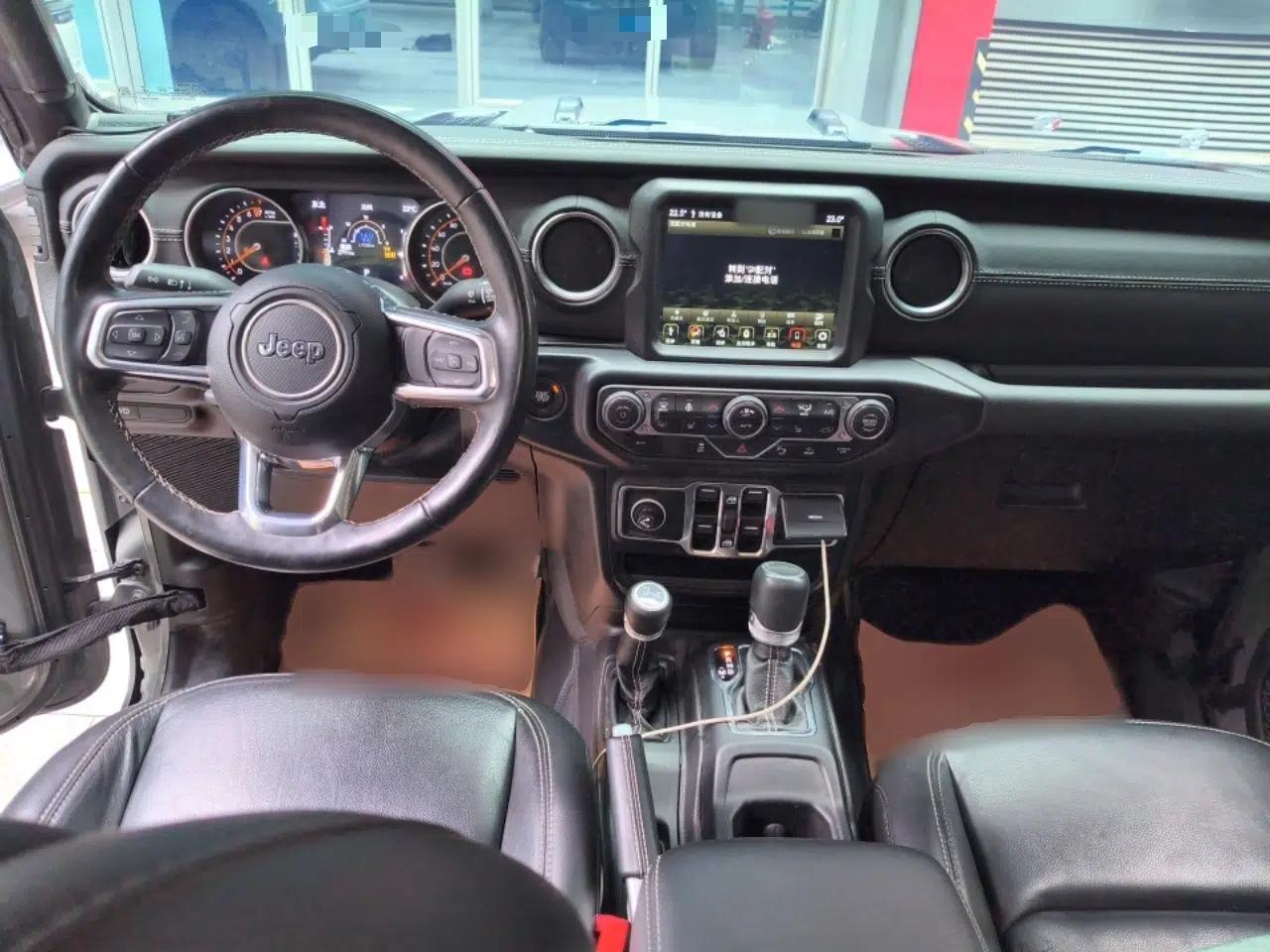 Jeep Gladiator 2022 3.6L Pioneer Edition — миниатюра 18