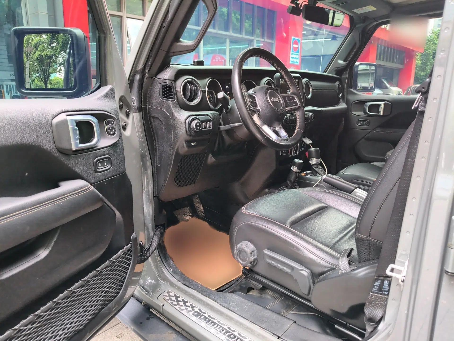 Jeep Gladiator 2022 3.6L Pioneer Edition — миниатюра 19