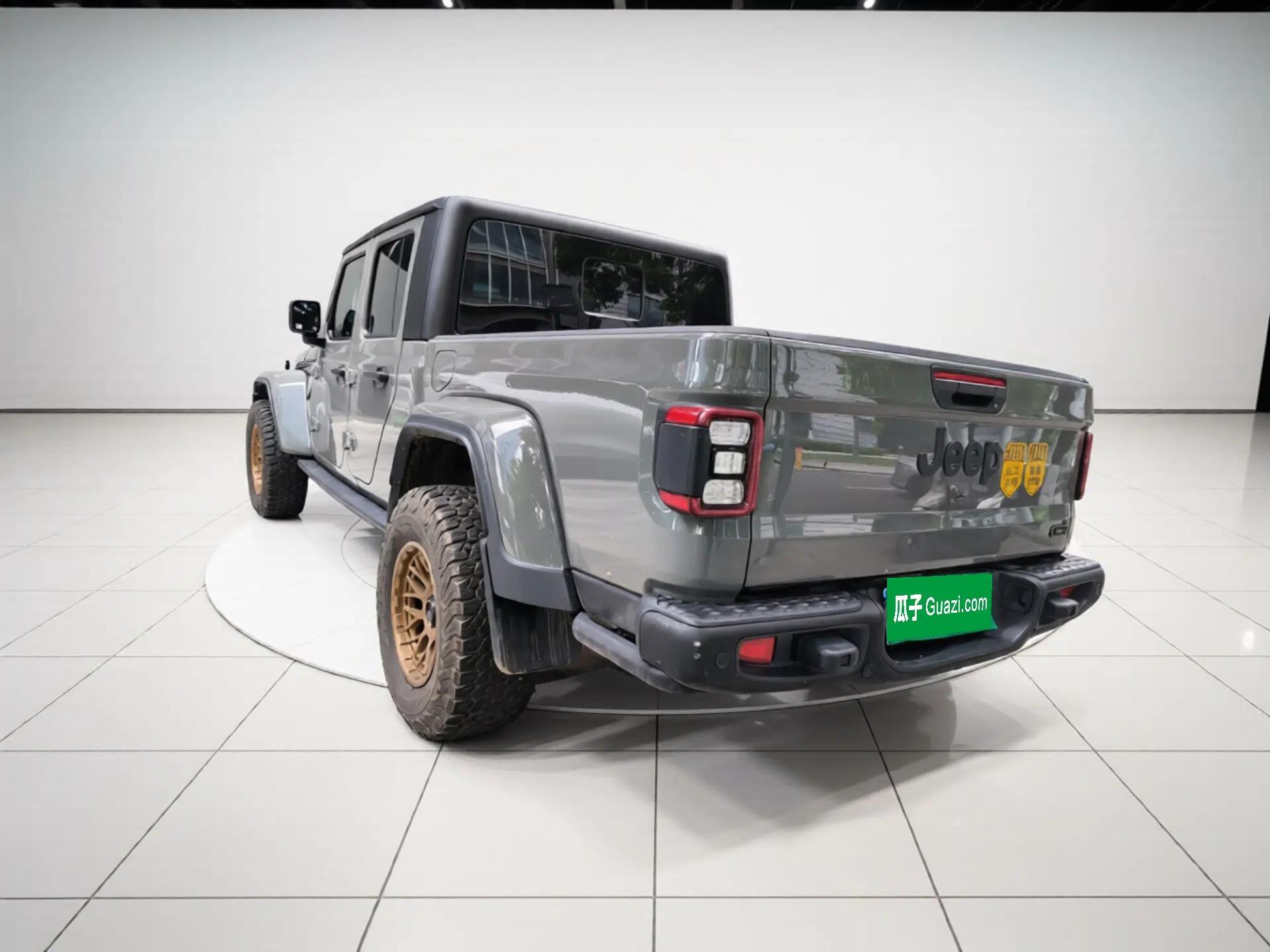 Jeep Gladiator 2022 3.6L Pioneer Edition — миниатюра 4