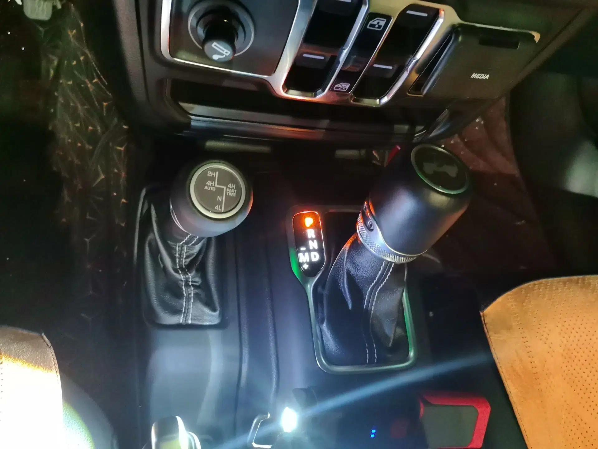 Jeep Wrangler New Energy 2021 Four-Door 2.0T 4xe Sahara — миниатюра 15