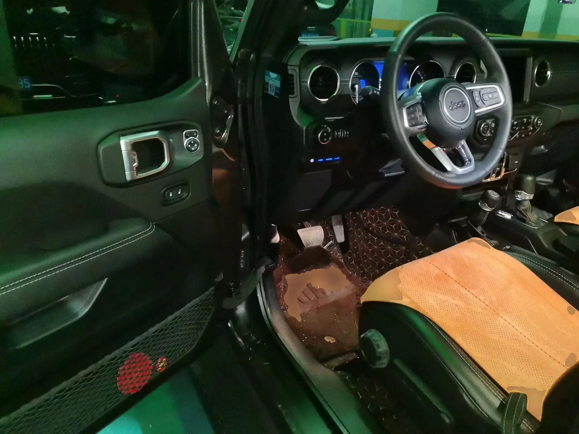 Jeep Wrangler New Energy 2021 Four-Door 2.0T 4xe Sahara — миниатюра 17