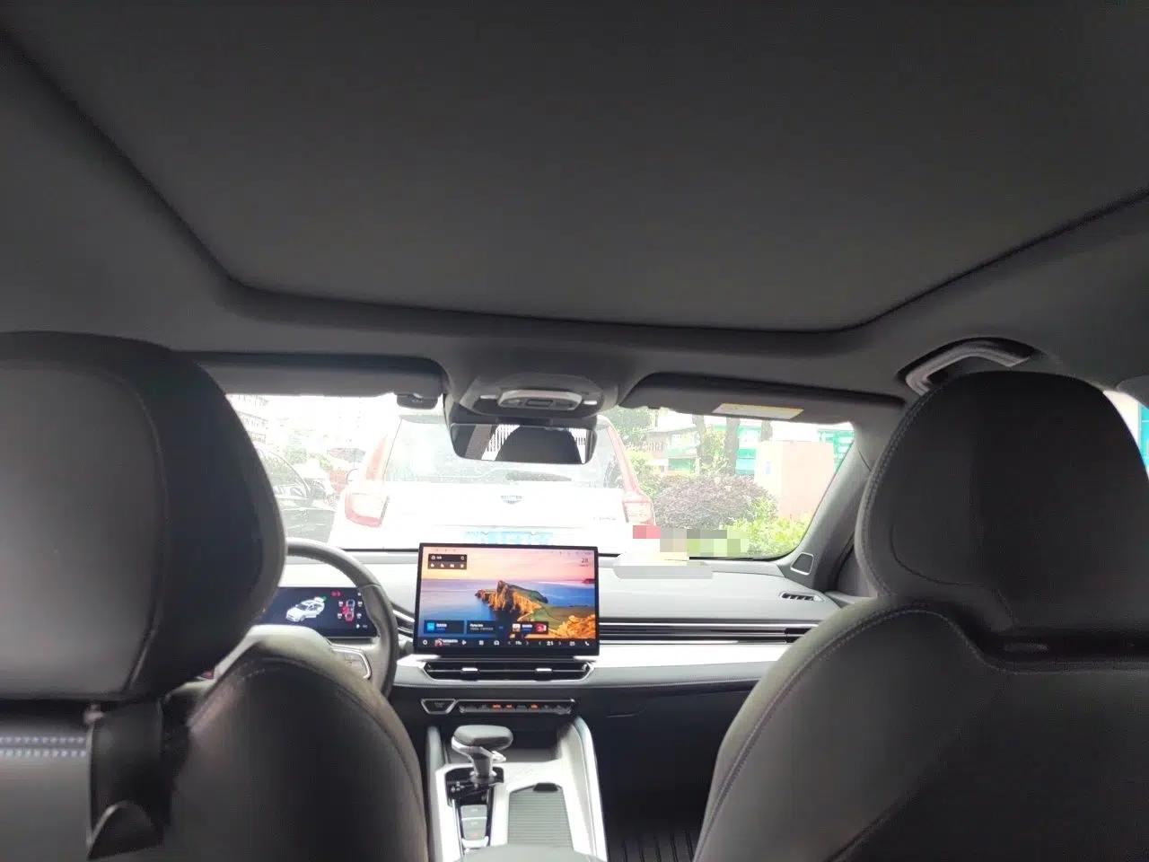 Geely Auto Preface 2025 Dongfang Yao 1.5TD Fuyao Edition — миниатюра 19