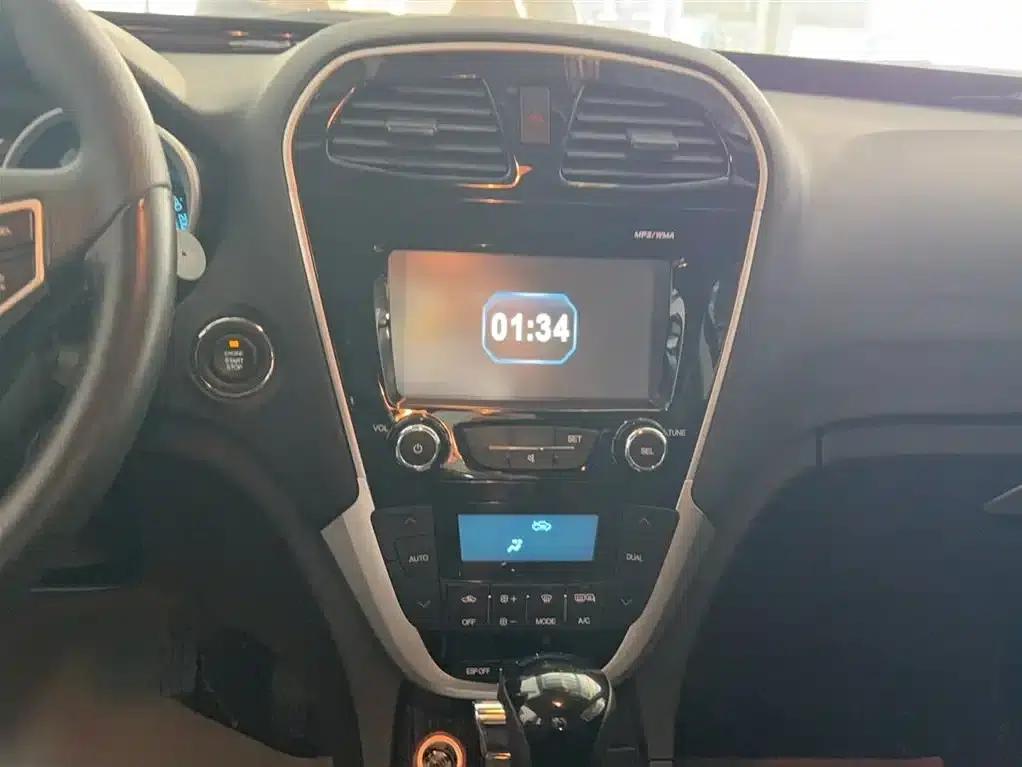 Trumpchi GS5 Super 2015 1.8T Automatic 4WD Elite Edition — миниатюра 8