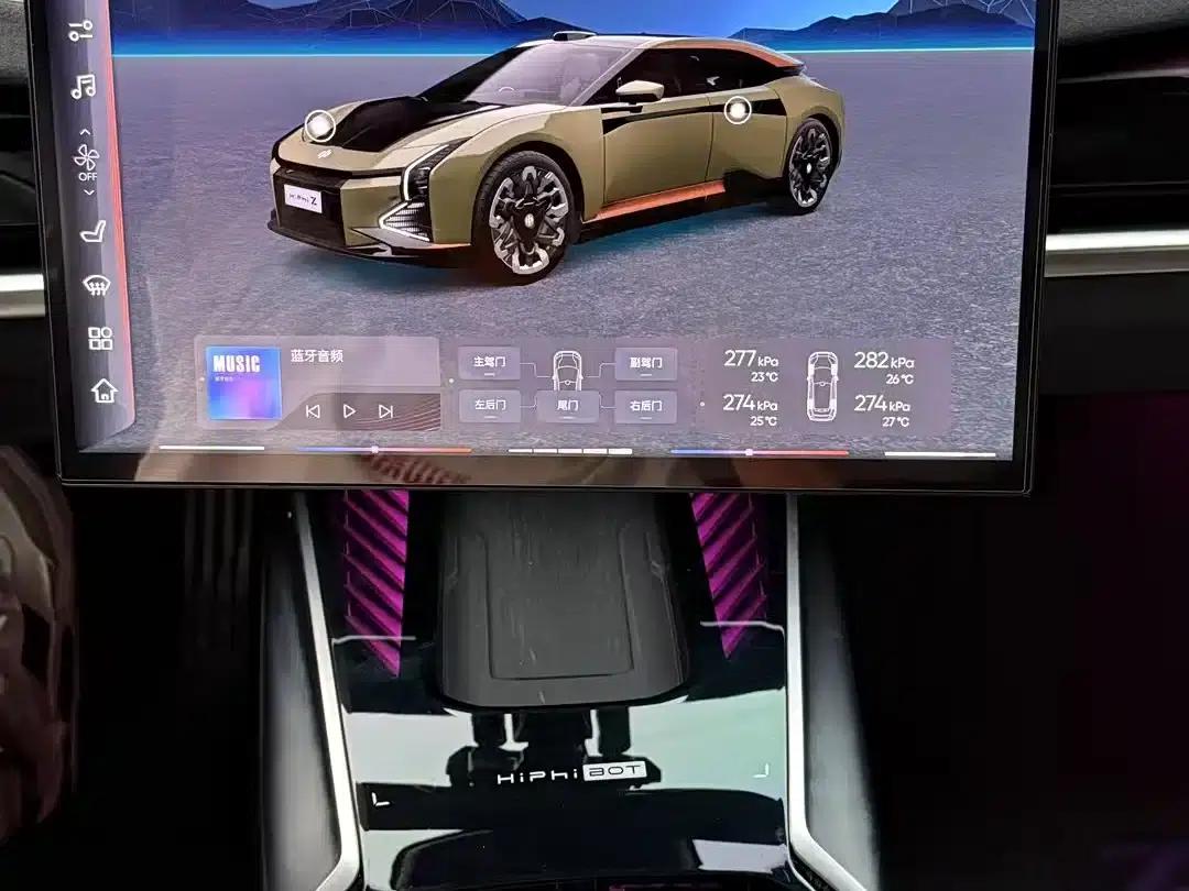 HiPhi Z 2023 Five-Seat Version — миниатюра 8