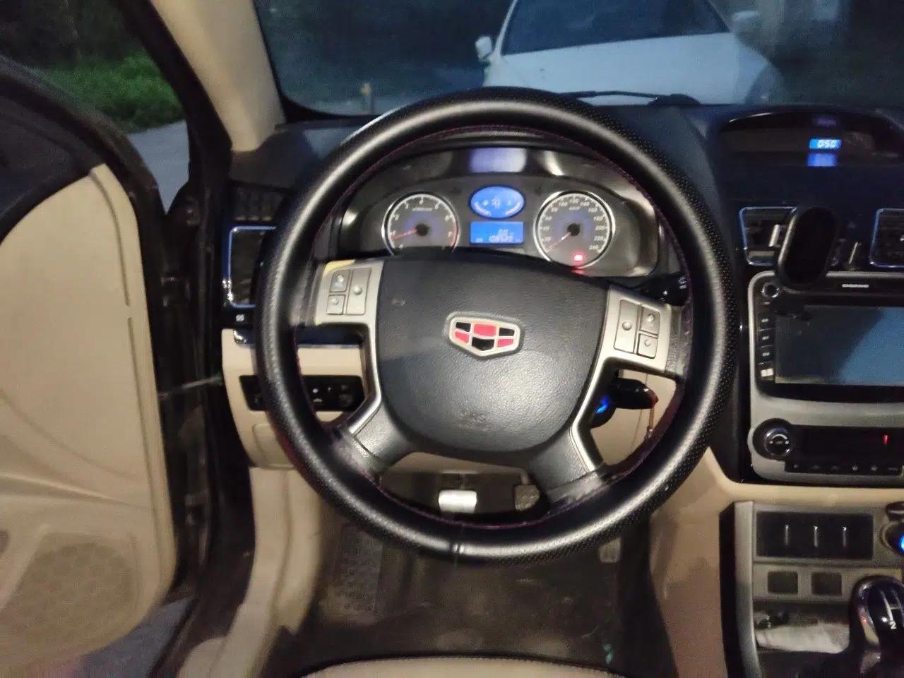 Geely Auto Classic Emgrand 2013 Sedan 1.5L Manual Elite Model — миниатюра 11