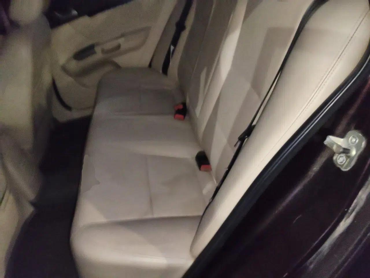 Geely Auto Classic Emgrand 2013 Sedan 1.5L Manual Elite Model — миниатюра 18