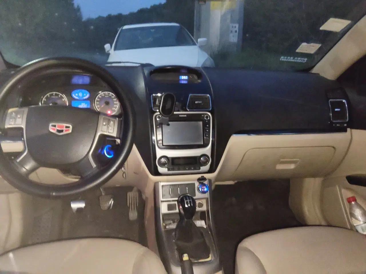 Geely Auto Classic Emgrand 2013 Sedan 1.5L Manual Elite Model — миниатюра 19