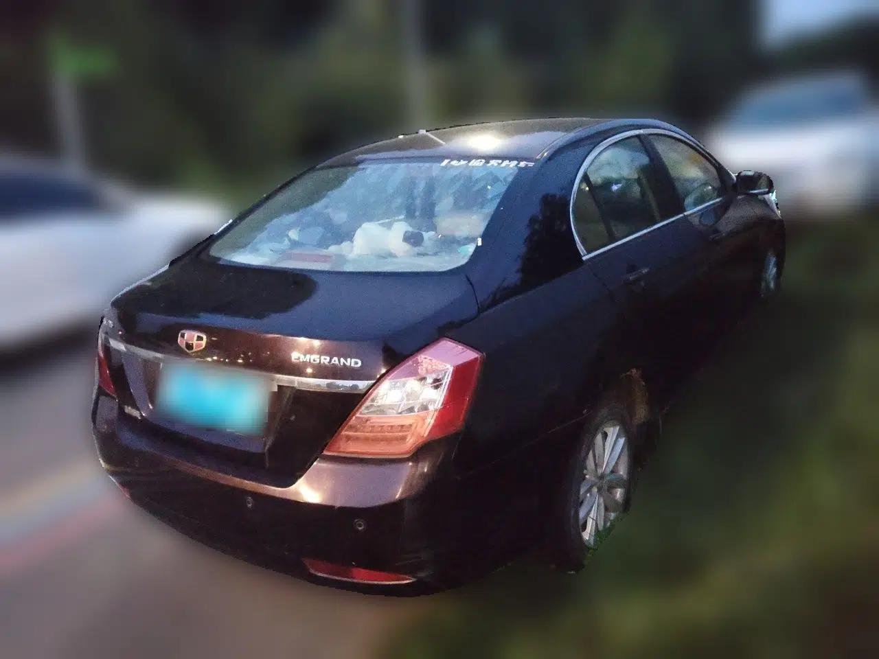 Geely Auto Classic Emgrand 2013 Sedan 1.5L Manual Elite Model — миниатюра 6