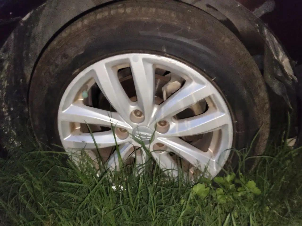 Geely Auto Classic Emgrand 2013 Sedan 1.5L Manual Elite Model — миниатюра 8