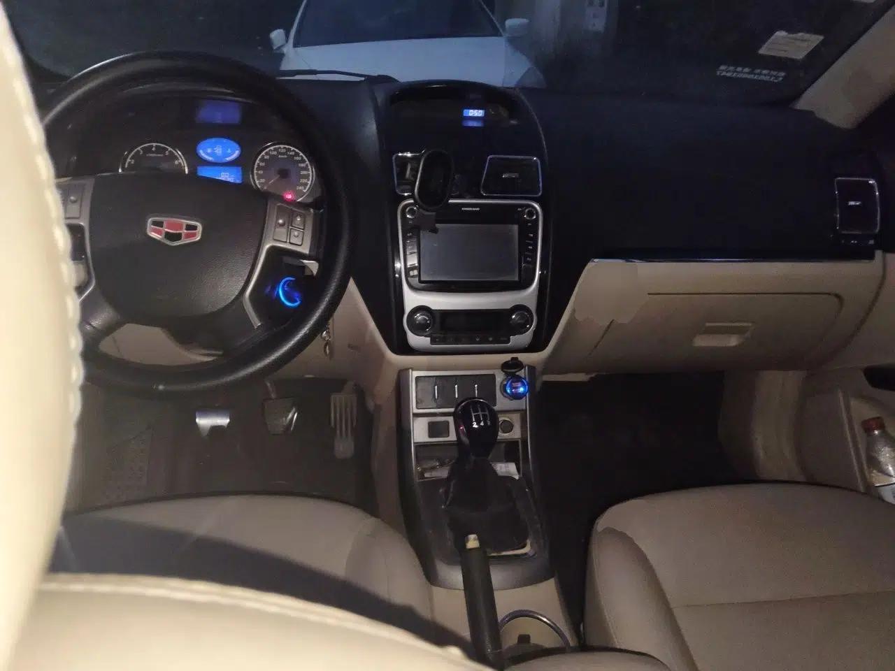 Geely Auto Classic Emgrand 2013 Sedan 1.5L Manual Elite Model — миниатюра 10