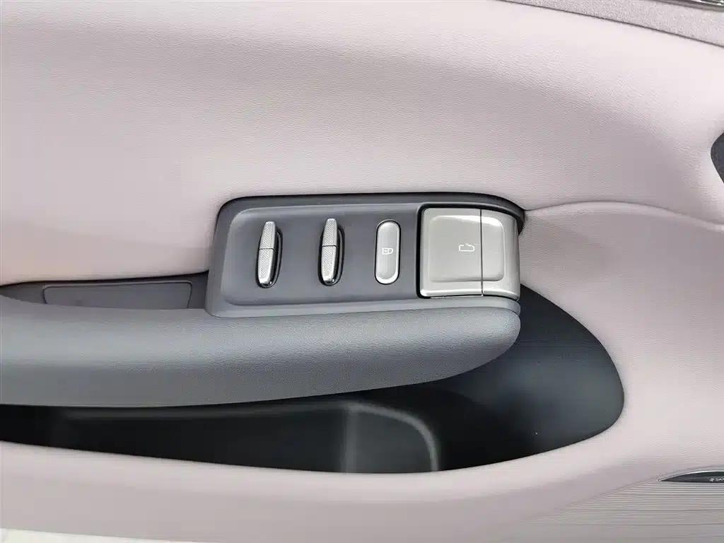 Hongqi Tiangong 05 2025 750 Smart Selection Edition — миниатюра 9