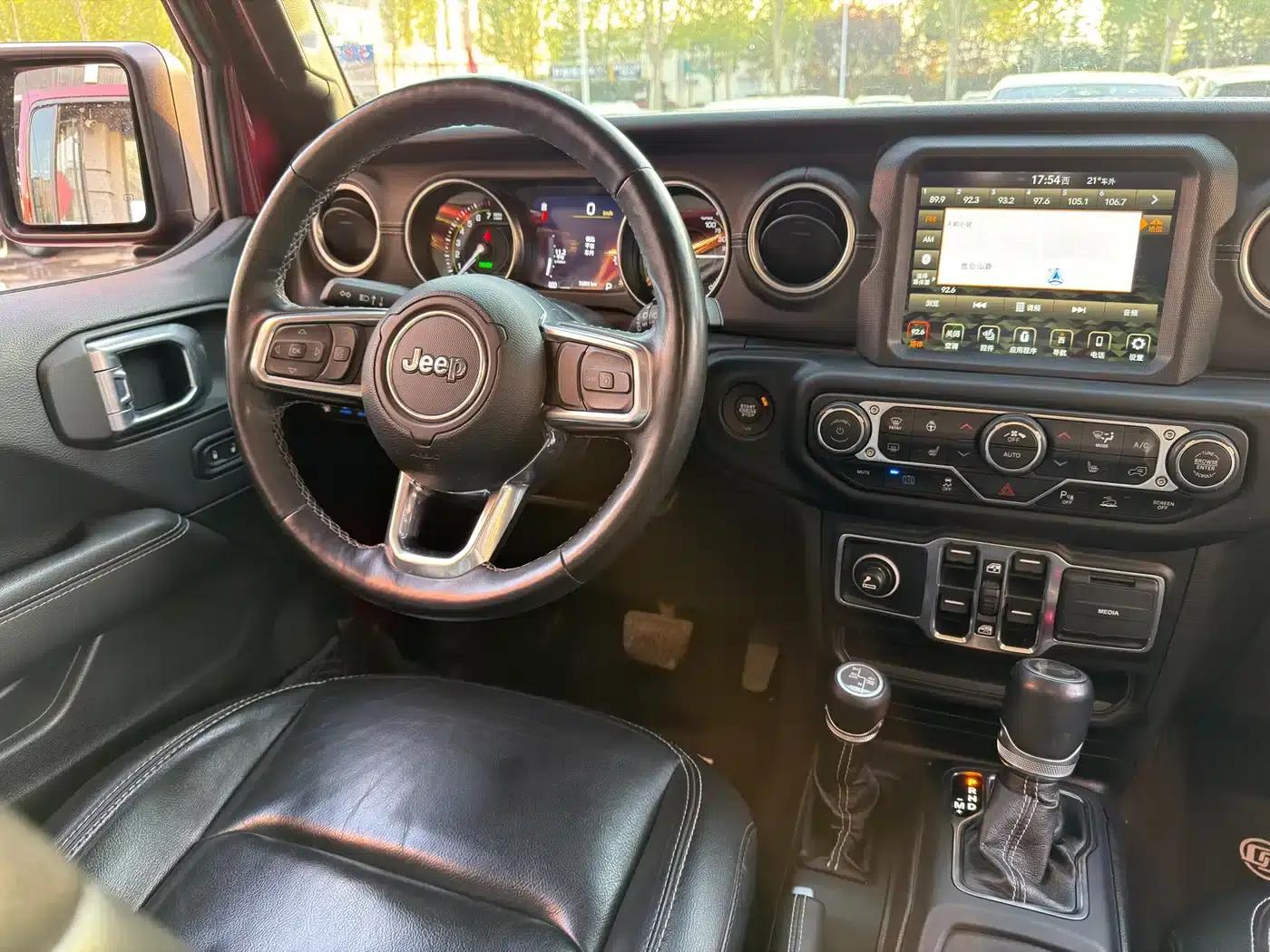 Jeep Wrangler New Energy 2021 Model 4-Door 2.0T 4xe Sahara First Edition — миниатюра 11