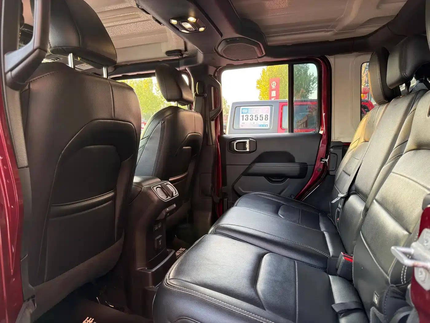 Jeep Wrangler New Energy 2021 Model 4-Door 2.0T 4xe Sahara First Edition — миниатюра 14