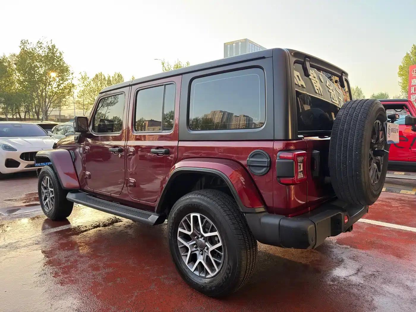 Jeep Wrangler New Energy 2021 Model 4-Door 2.0T 4xe Sahara First Edition — миниатюра 4