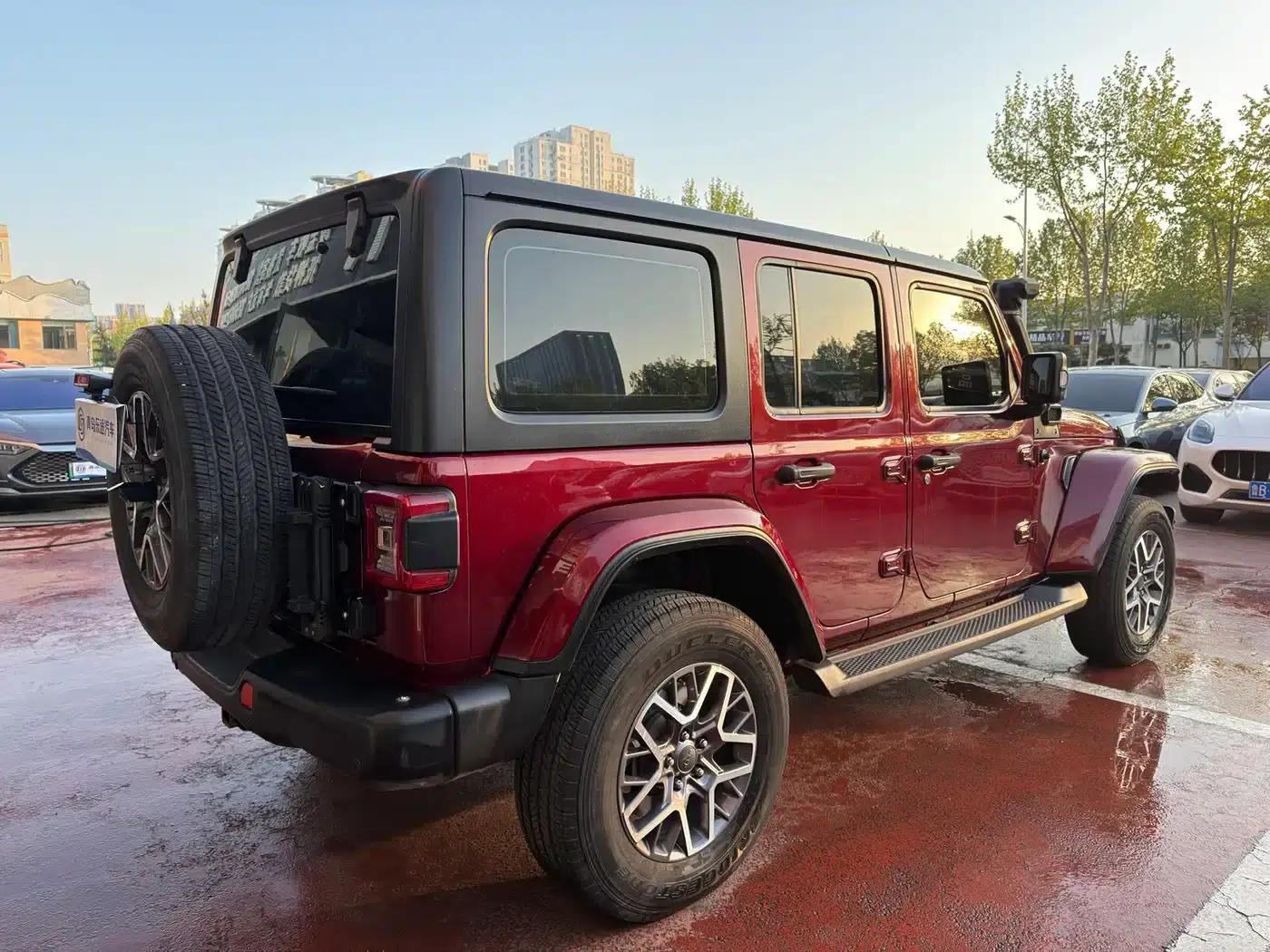 Jeep Wrangler New Energy 2021 Model 4-Door 2.0T 4xe Sahara First Edition — миниатюра 6