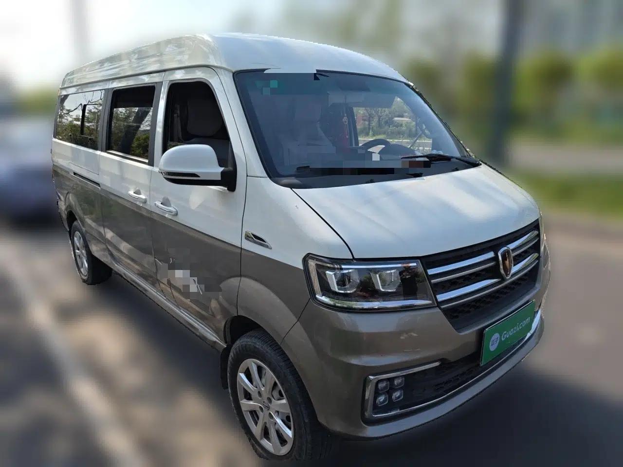 Jinbei New Hiace S 2023 1.5L Wealth Edition Passenger Van 5/6/7-Seater Central Air Conditioning Version SWC15M — миниатюра 3