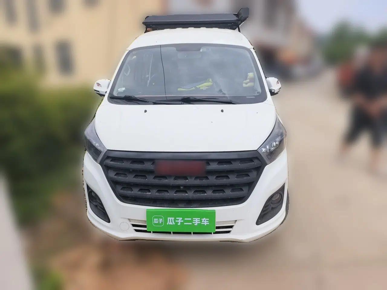 Jinbei Gold Hiace 2023 1.5L Passenger Van Travel Lion 5/6/7-Seater with Central Air Conditioning — миниатюра 2