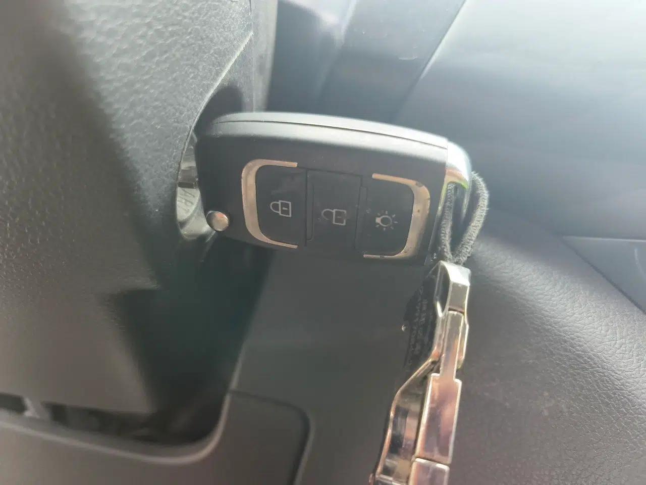 Jinbei Gold Hiace 2023 1.5L Passenger Van Travel Lion 5/6/7-Seater with Central Air Conditioning — миниатюра 9