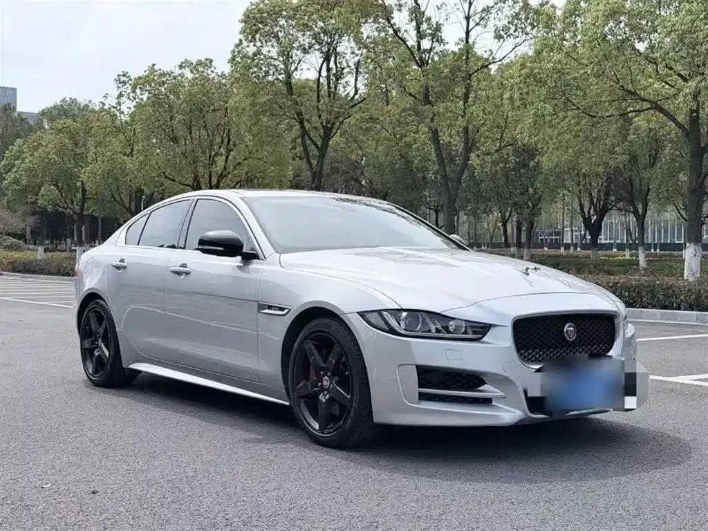 Jaguar XE 2017 2.0T 200PS R-Sport — миниатюра 13