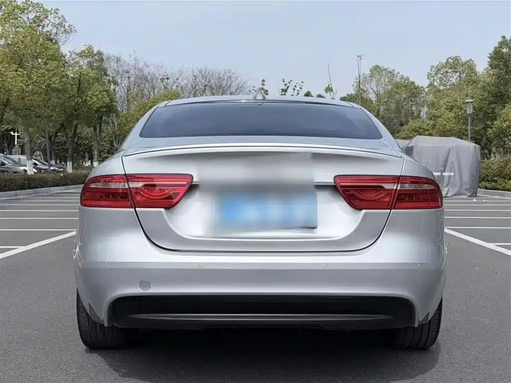 Jaguar XE 2017 2.0T 200PS R-Sport — миниатюра 15