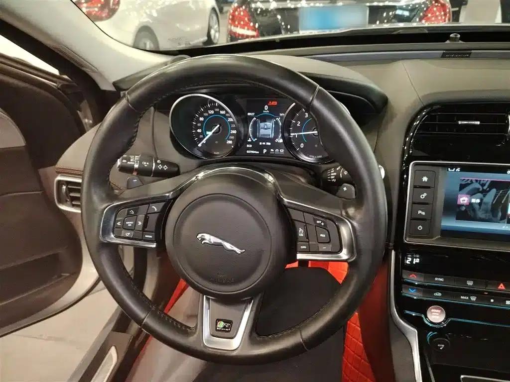 Jaguar XE 2017 2.0T 200PS R-Sport — миниатюра 7