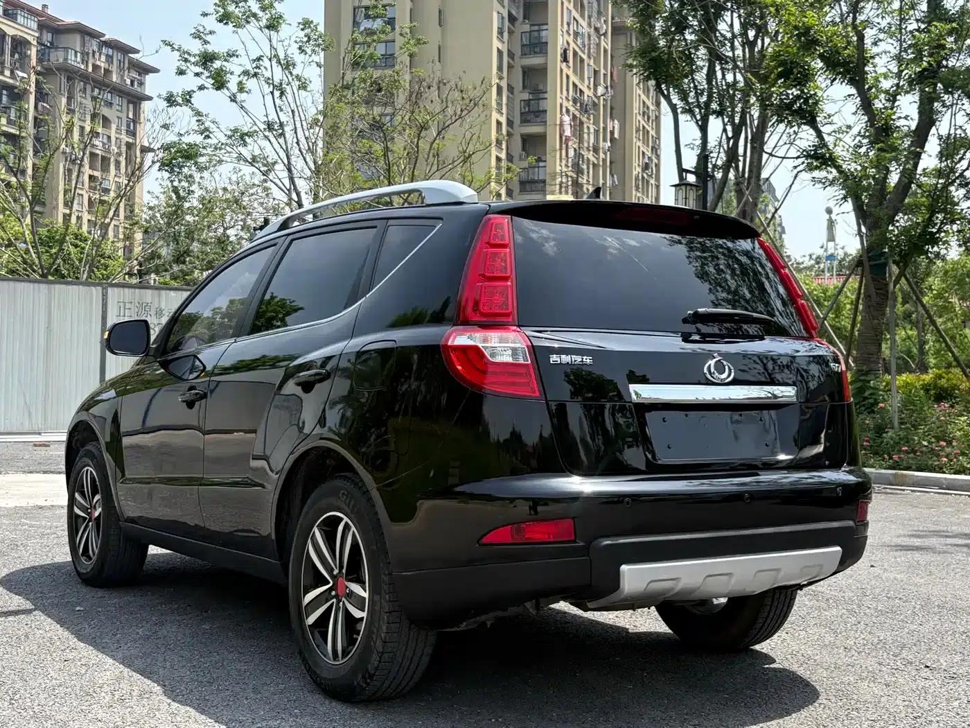 Geely GX7 2015 Sport Edition 2.0L Automatic Premium — миниатюра 4