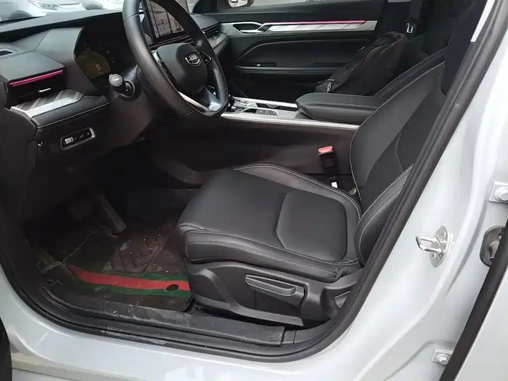 Geely Emgrand L HiP 2024 Dragon Edition 1.5TD-DHT Pro 100KM Superior Model — миниатюра 15