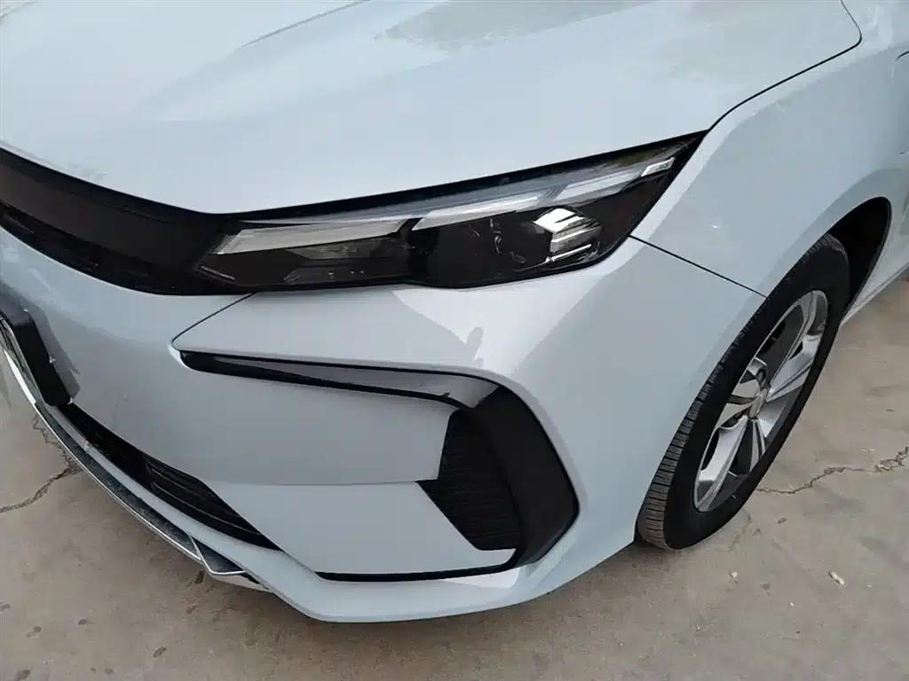Geely Emgrand L HiP 2024 Dragon Edition 1.5TD-DHT Pro 100KM Superior Model — миниатюра 24
