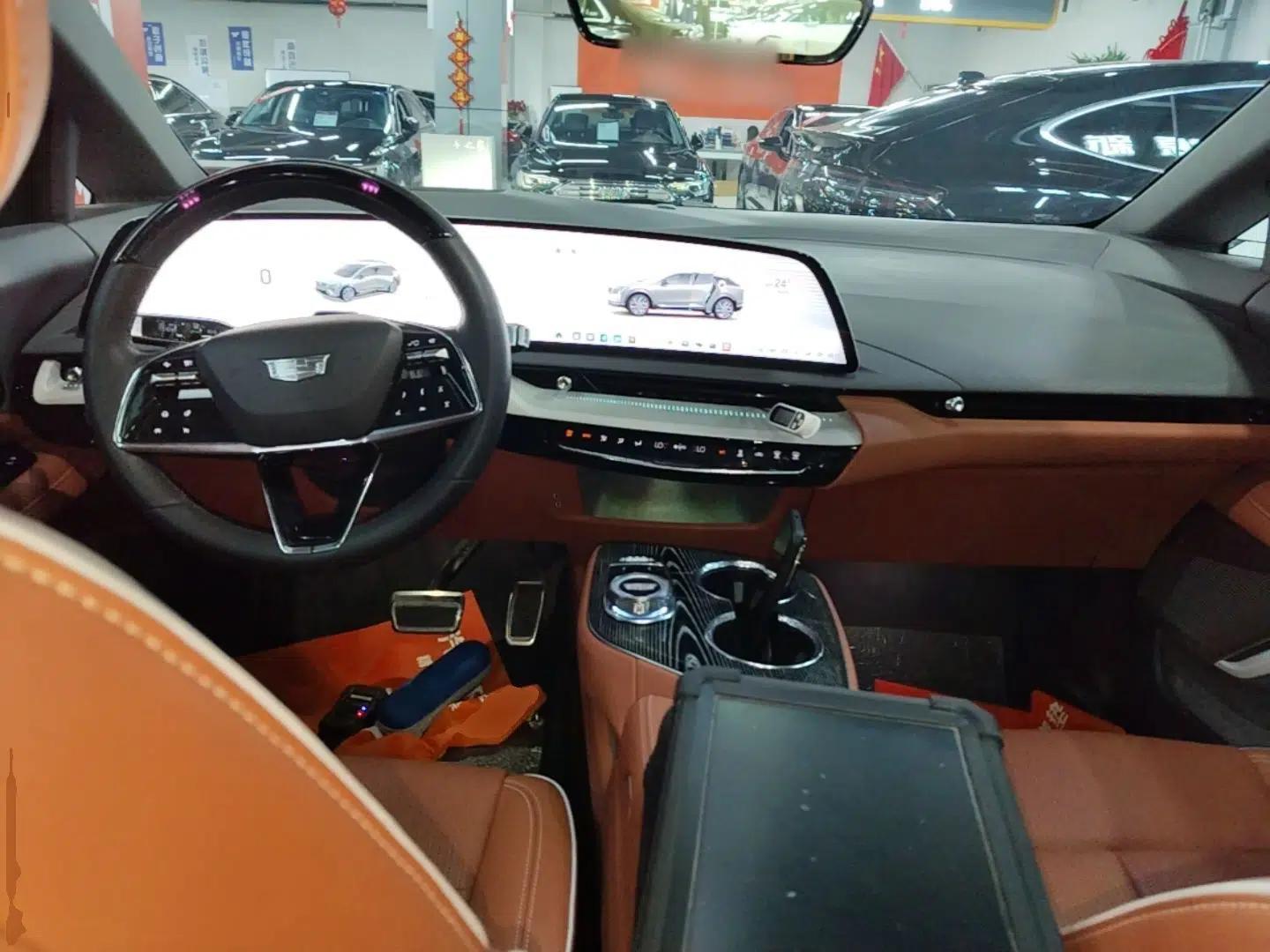 Cadillac OPTIQ 2024 Four-Wheel Drive Long-Range Version — миниатюра 13