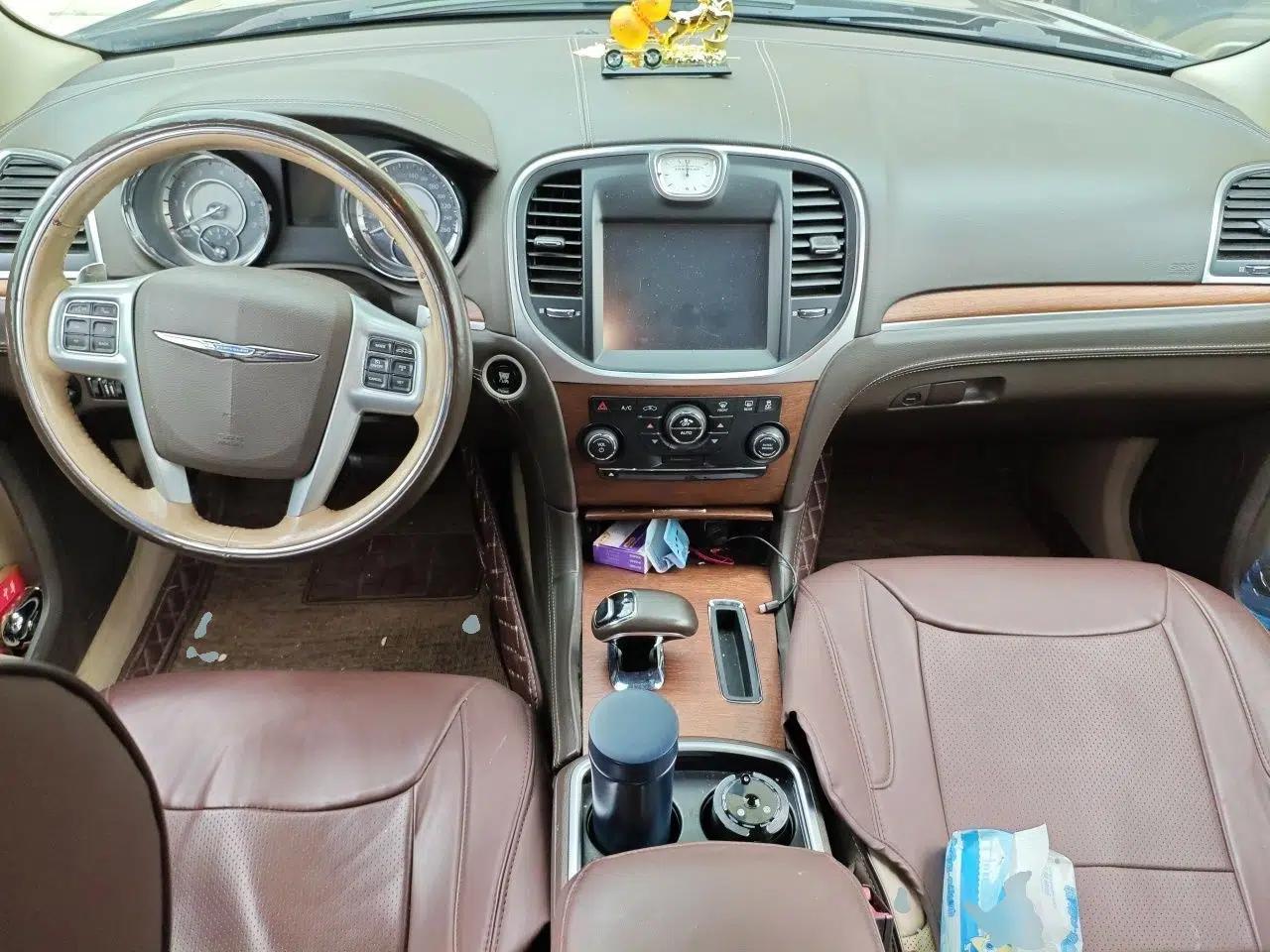 Chrysler 300C 2014 3.0L Excellence Edition — миниатюра 10