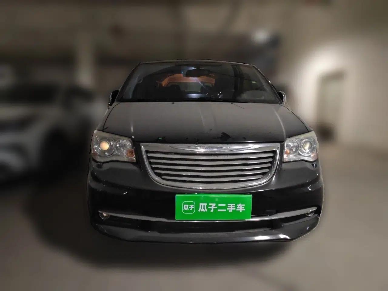 Chrysler Grand Voyager 2013 3.6L Luxury Edition — миниатюра 2