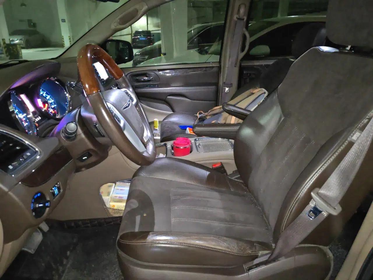 Chrysler Grand Voyager 2013 3.6L Luxury Edition — миниатюра 16