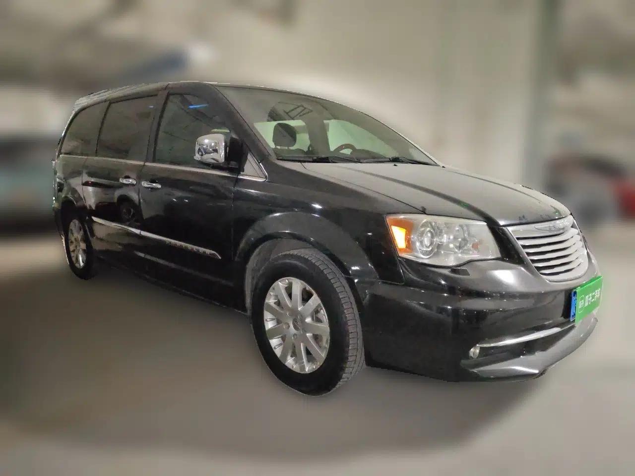 Chrysler Grand Voyager 2013 3.6L Luxury Edition — миниатюра 3