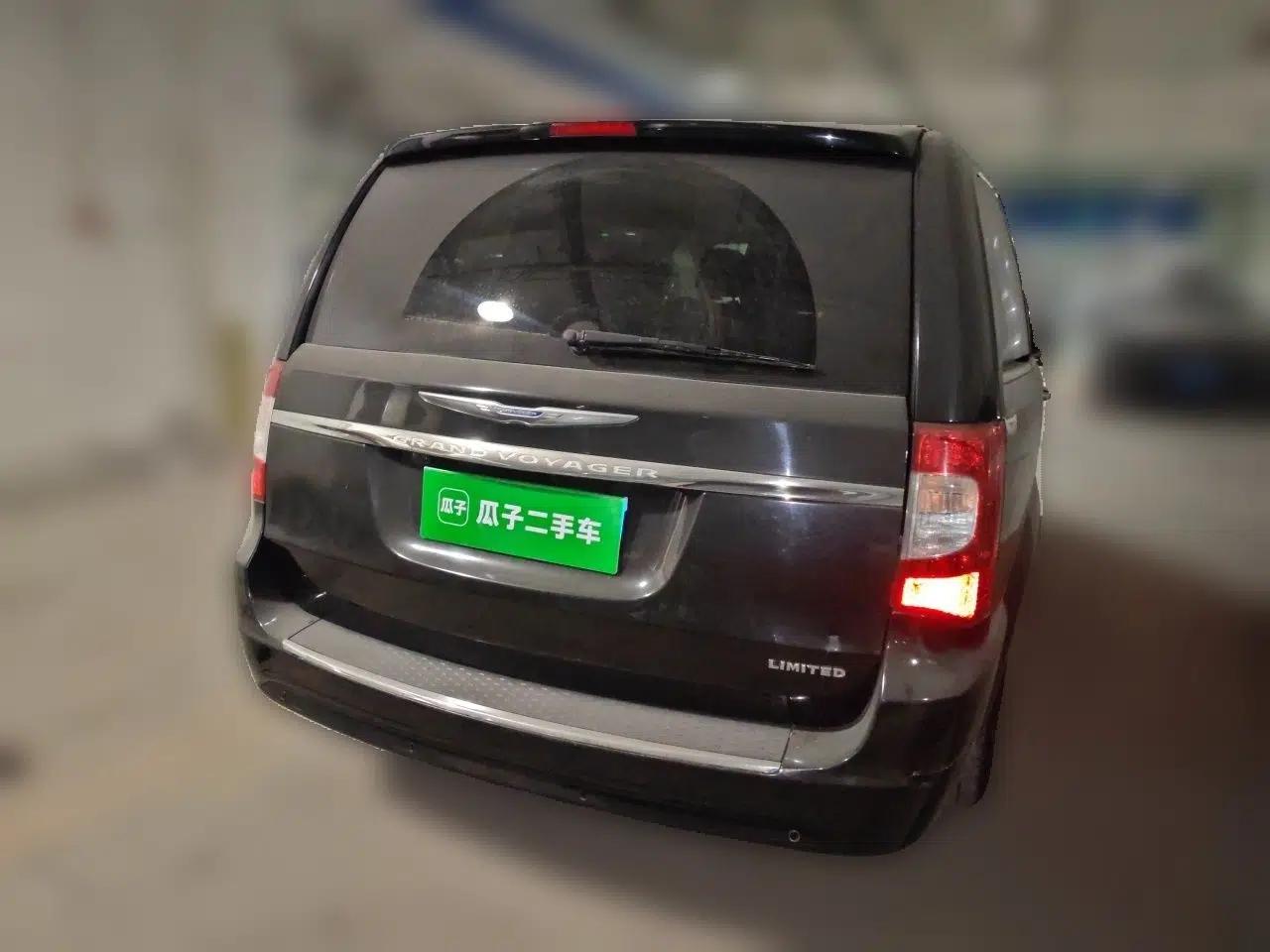 Chrysler Grand Voyager 2013 3.6L Luxury Edition — миниатюра 5