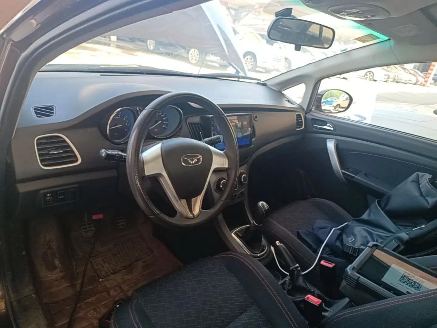Cowin C3 2015 1.5L Manual Yellow Diamond Edition — миниатюра 13
