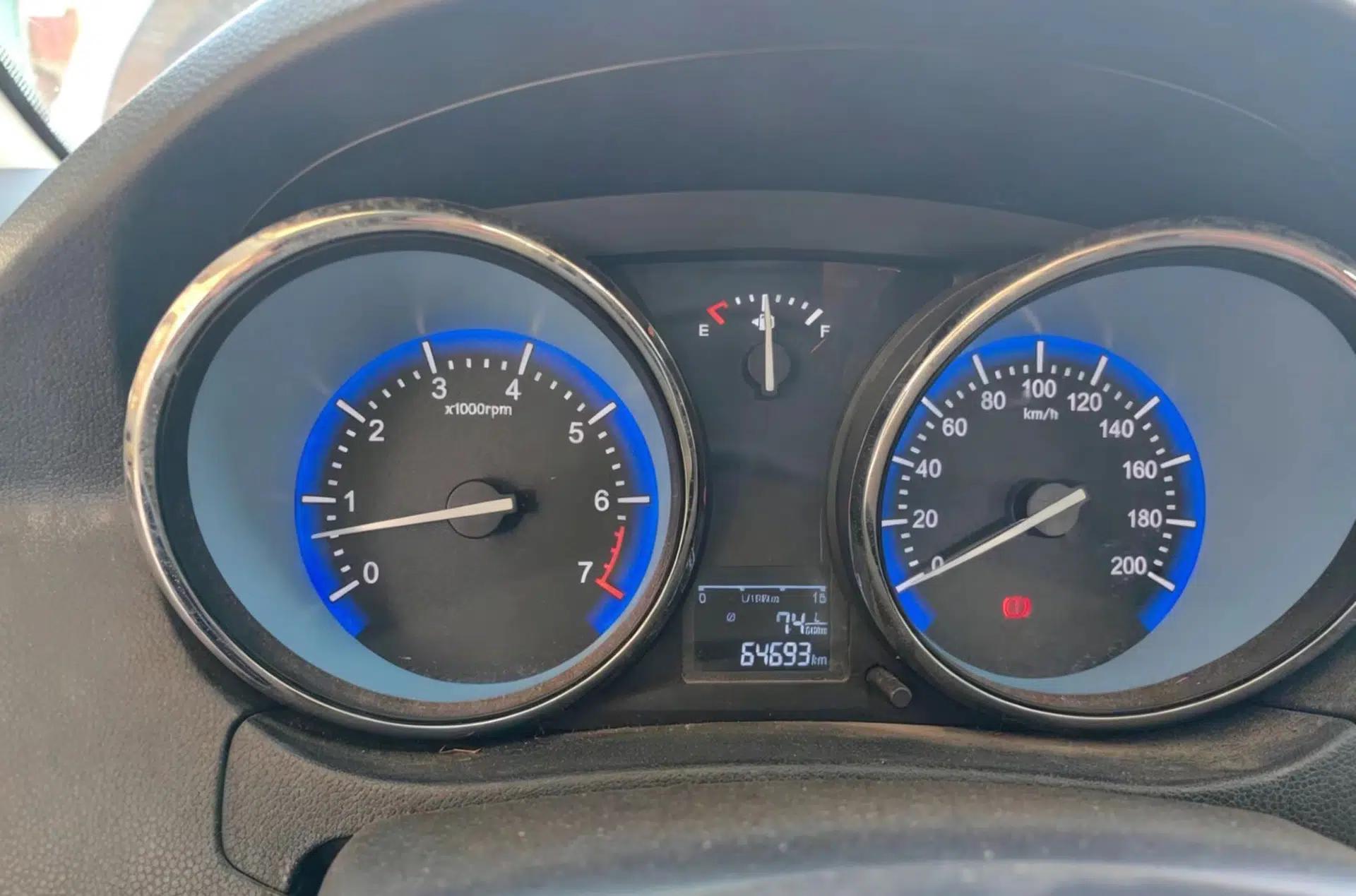 Cowin C3 2015 1.5L Manual Yellow Diamond Edition — миниатюра 15