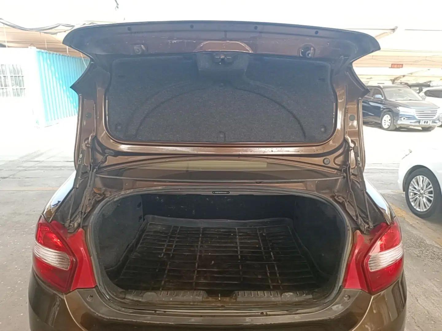 Cowin C3 2015 1.5L Manual Yellow Diamond Edition — миниатюра 22
