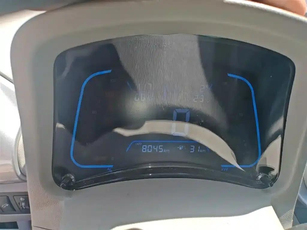 Yizhi EV2 2023 Auspicious Edition 201km Comfort Model — миниатюра 12