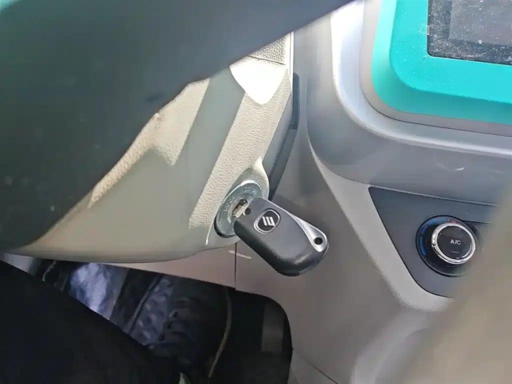 Yizhi EV2 2023 Auspicious Edition 201km Comfort Model — миниатюра 9