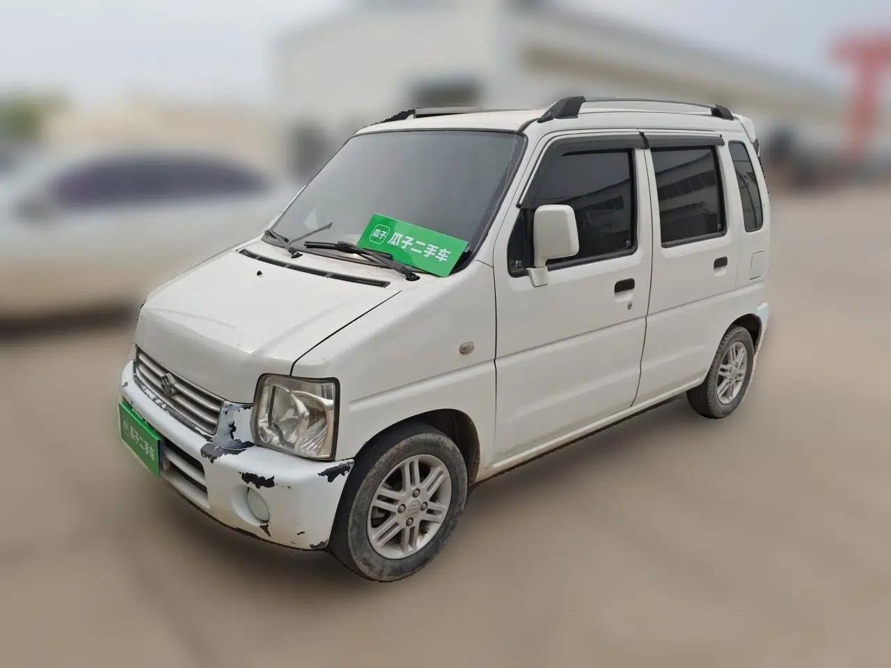 Suzuki Wagon R 2015 1.0L Manual Comfort Model — миниатюра 1