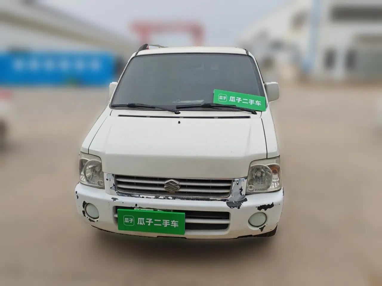 Suzuki Wagon R 2015 1.0L Manual Comfort Model — миниатюра 2