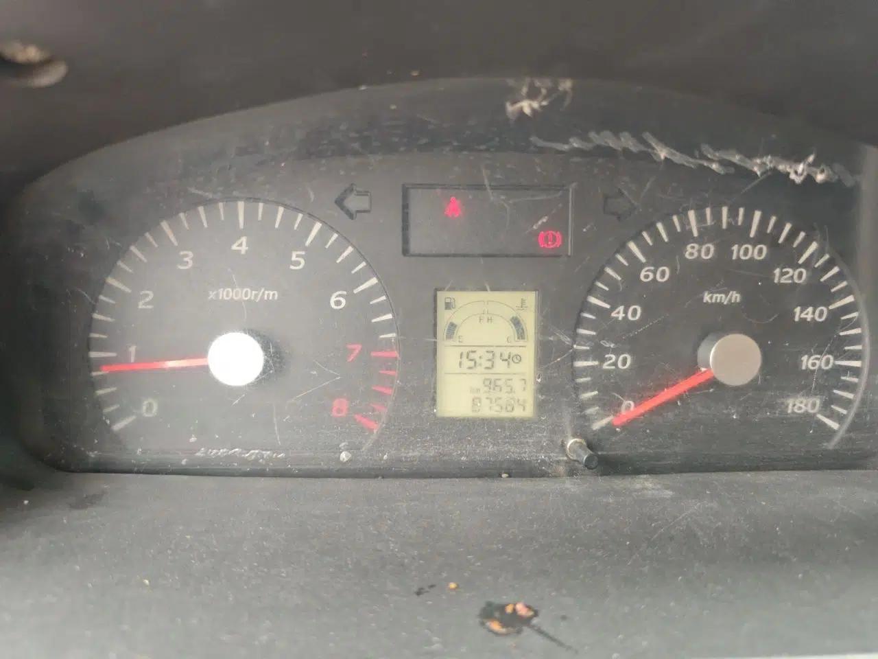 Suzuki Wagon R 2015 1.0L Manual Comfort Model — миниатюра 12