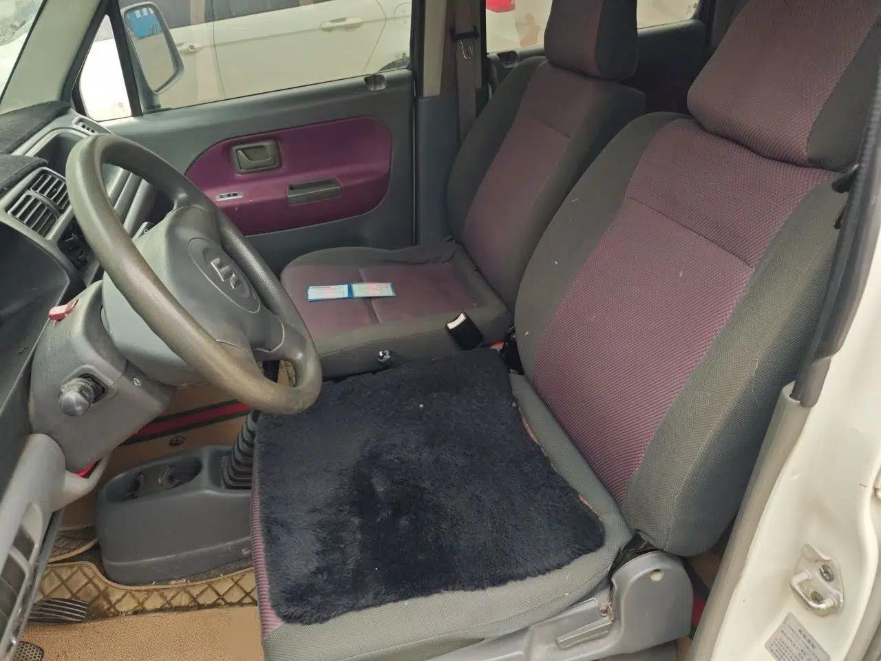 Suzuki Wagon R 2015 1.0L Manual Comfort Model — миниатюра 16