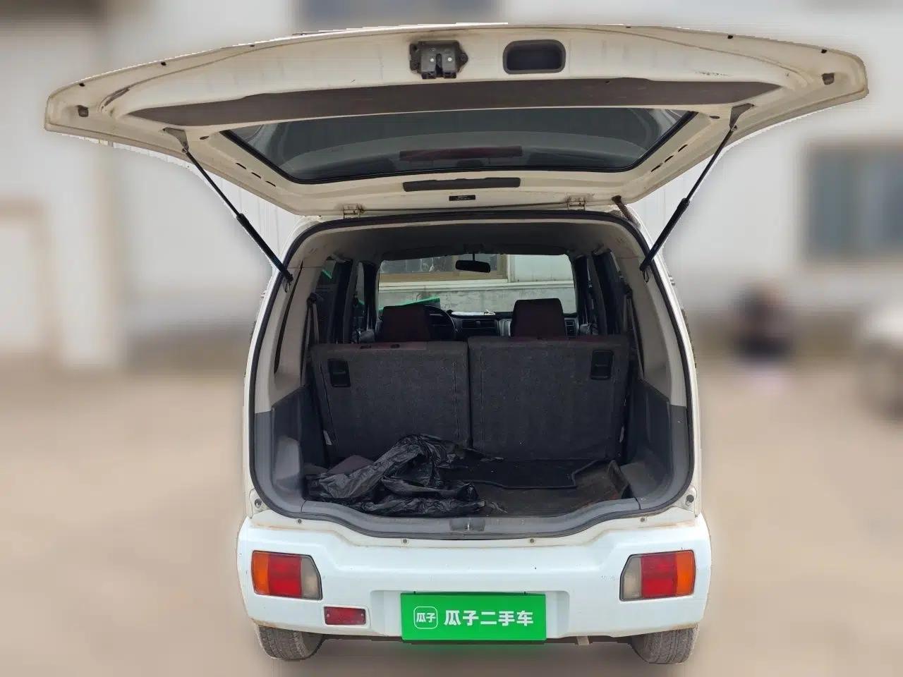 Suzuki Wagon R 2015 1.0L Manual Comfort Model — миниатюра 20